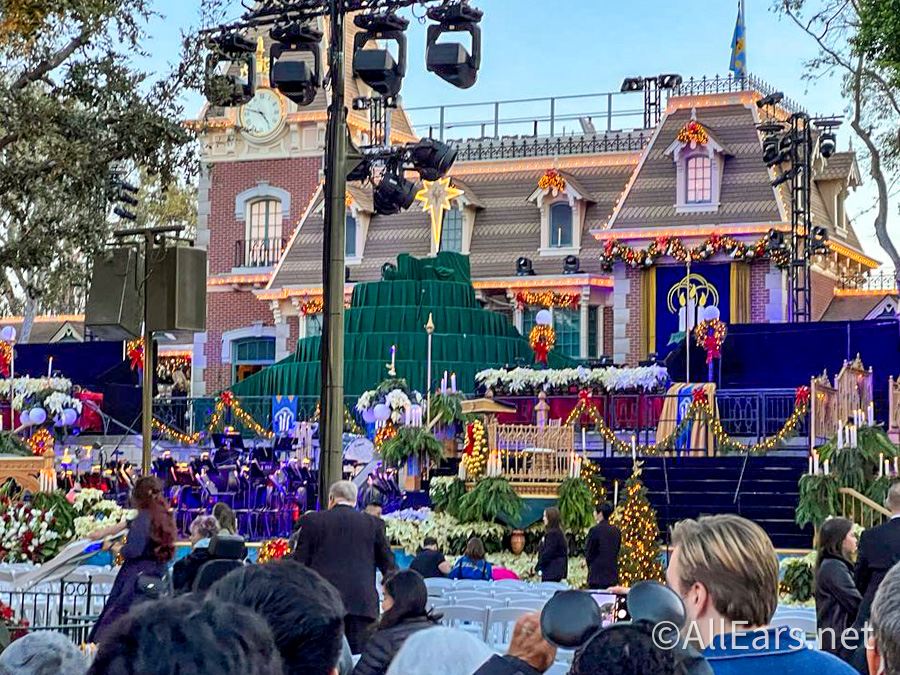 Come With Us to Watch Disneyland