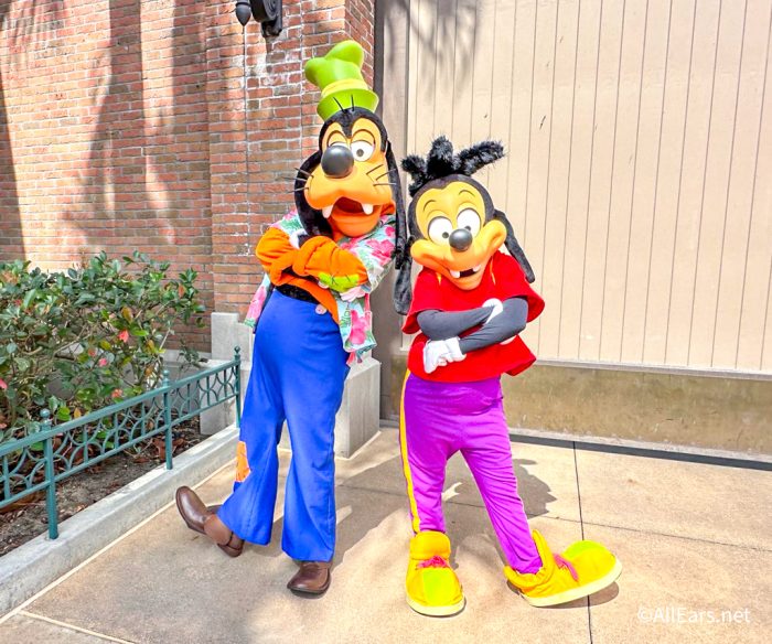 Goofy and Max on Grand Ave.