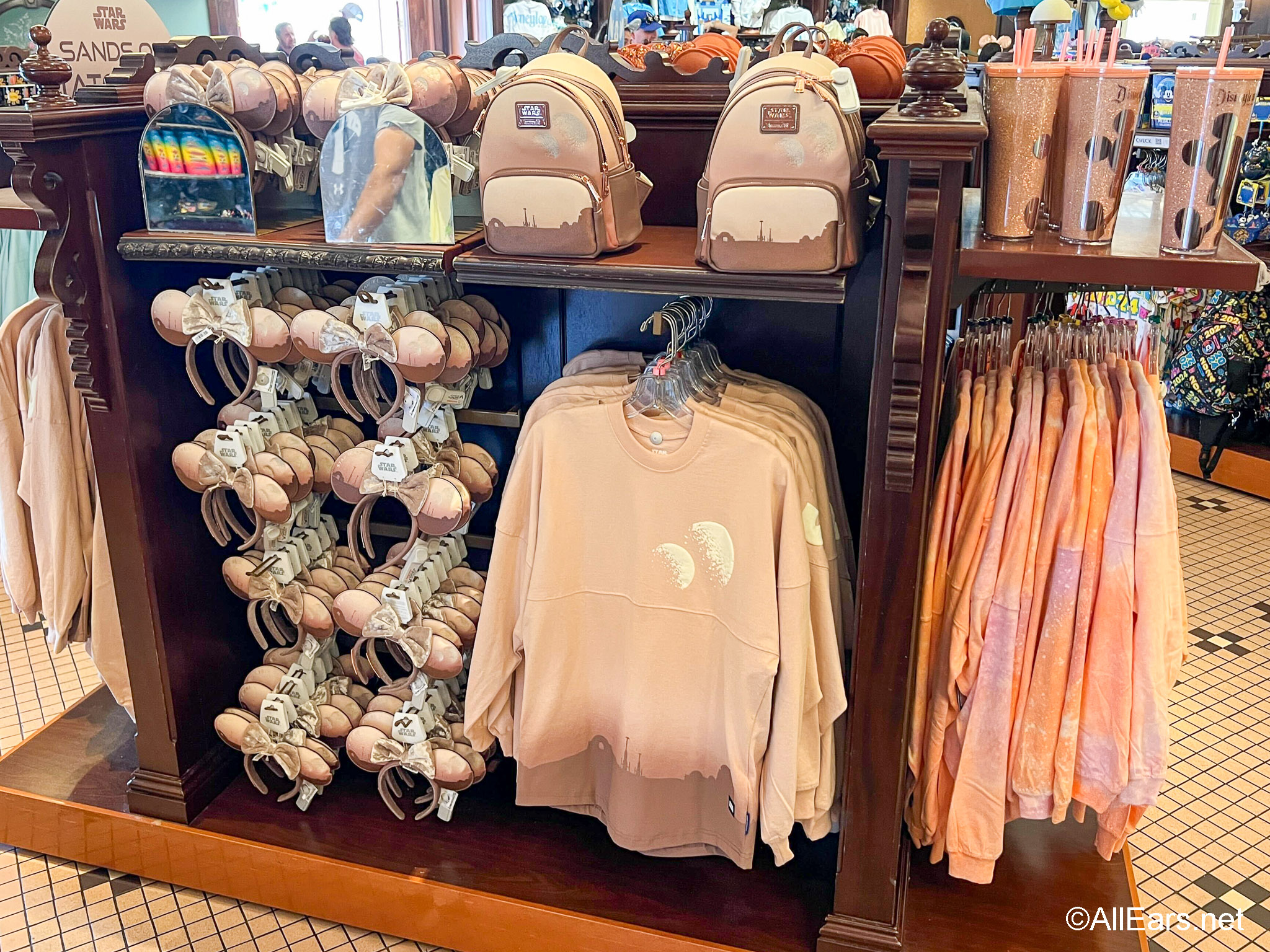 disney yacht club gift shop hours