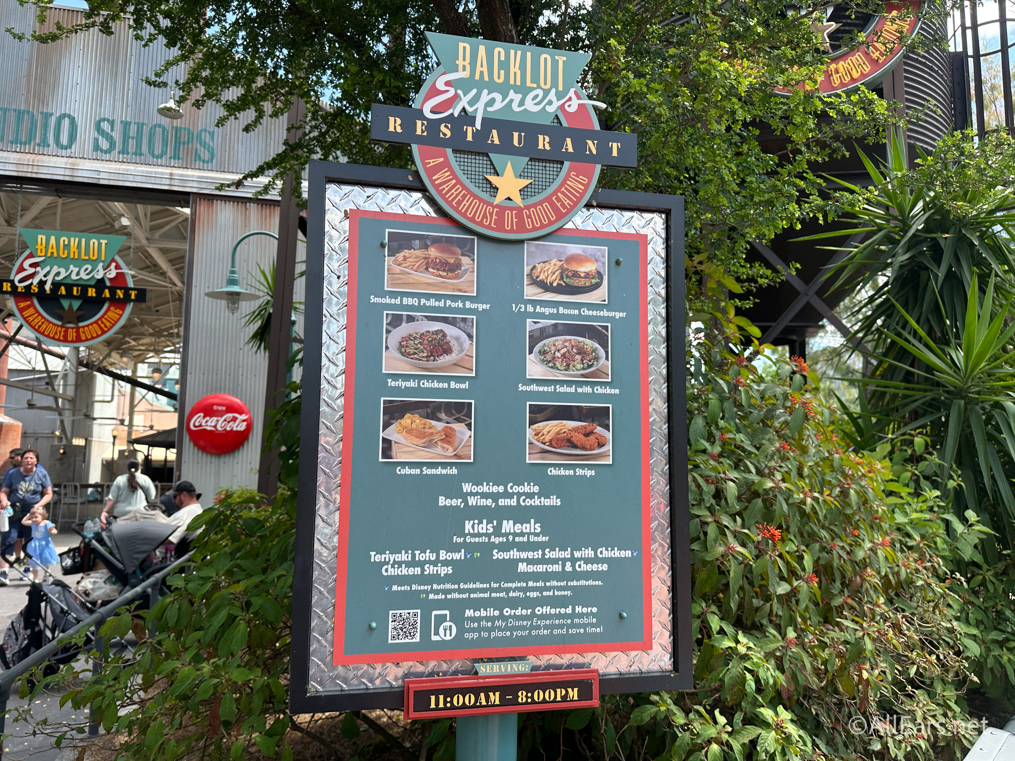 REVIEW: The Most Popular Spot to Grab a Quick Bite to Eat in Disney's ...