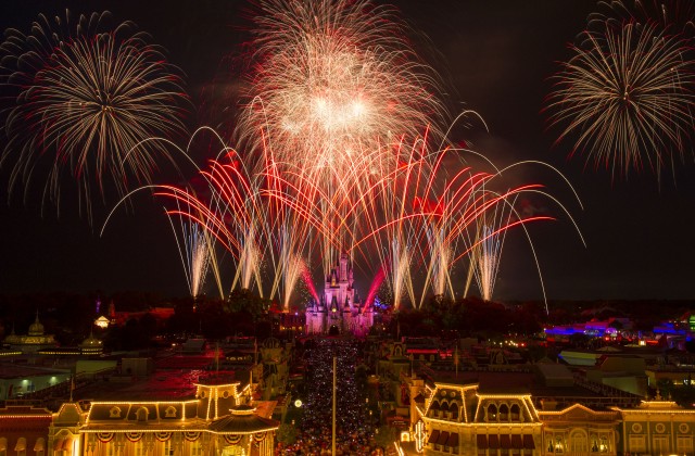 magic kingdom fireworks cruise review