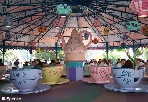 Mad Hatter's Tea Cups: Attraction