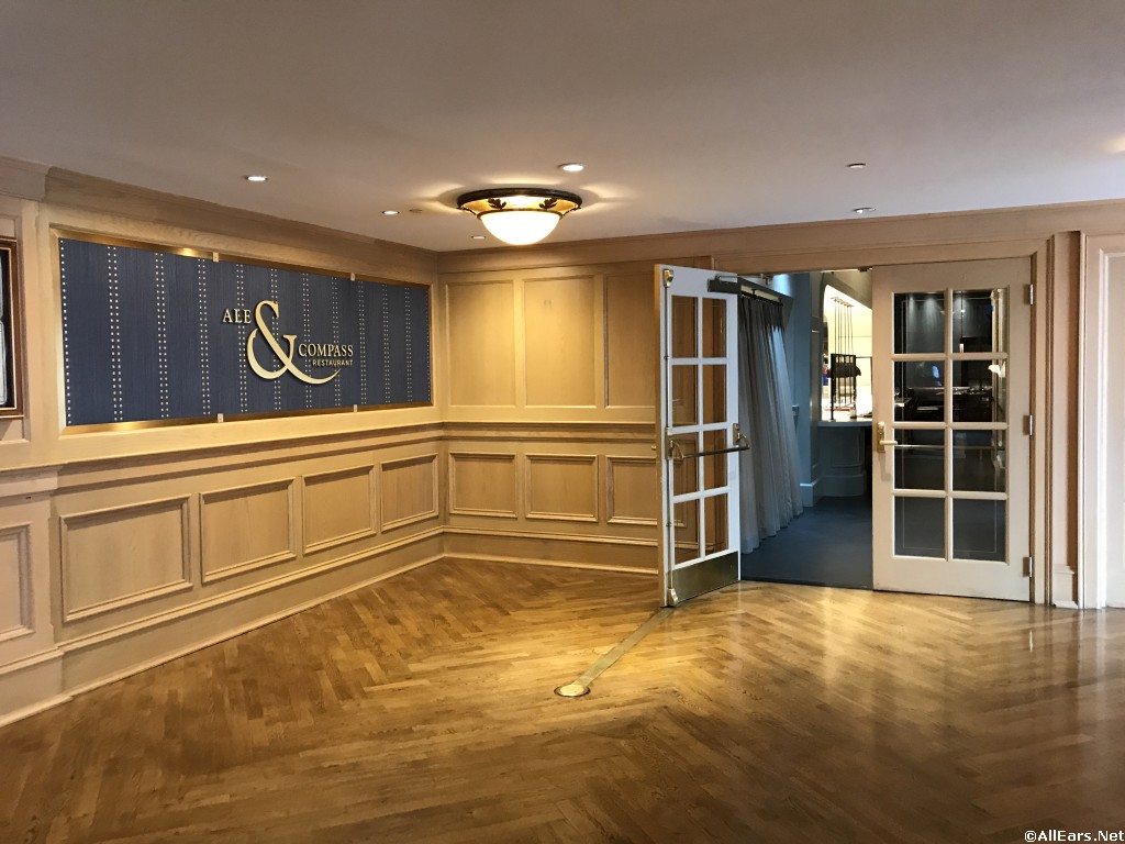 yacht club disney room